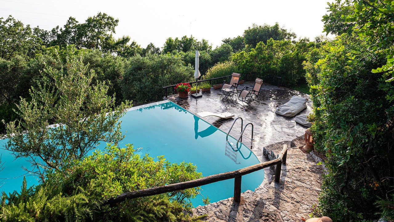 Photo of Outdoor in Cersuta
