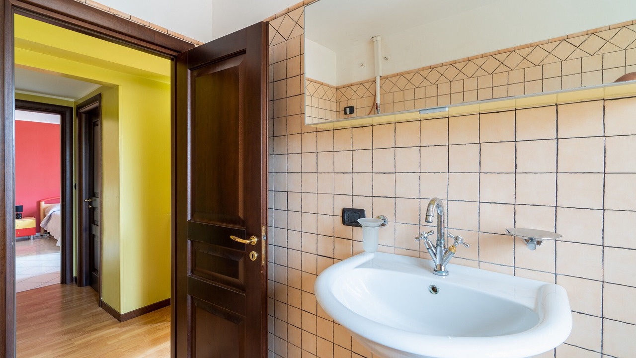 Photo of Bathroom in Avola