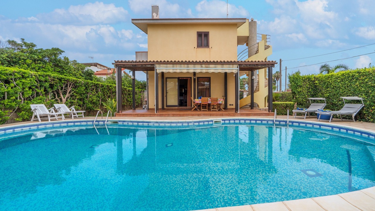 Photo of Outdoor in Avola