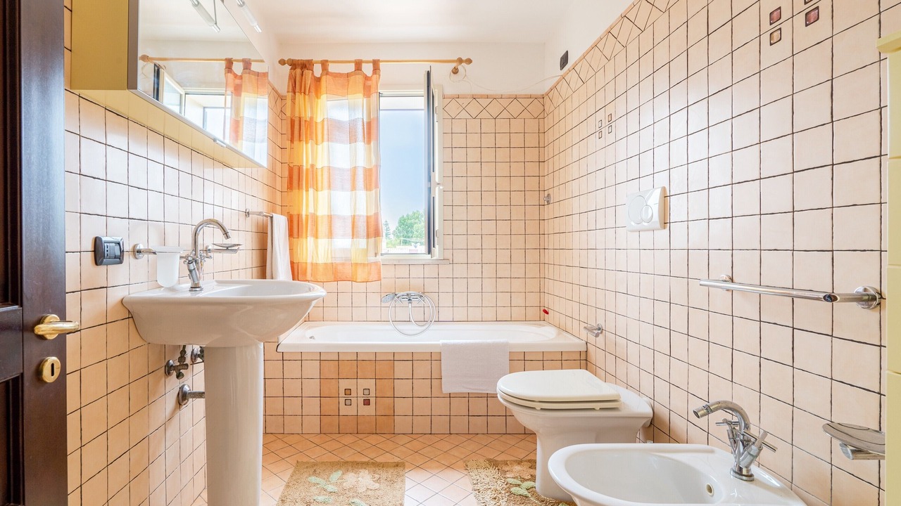 Photo of Bathroom in Avola