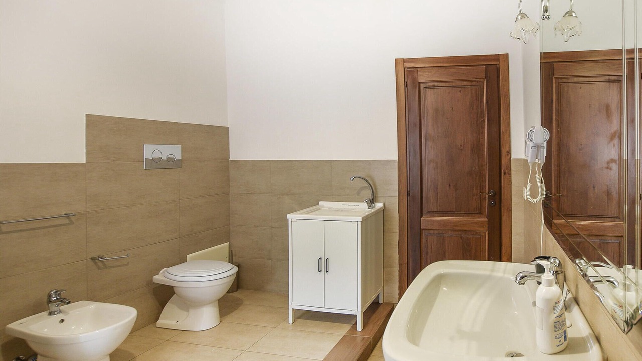 Photo of Bathroom in Palazzolo Acreide Historic Centre