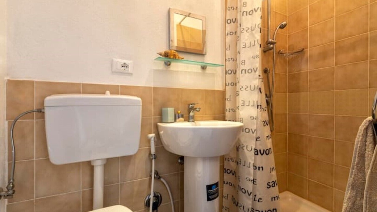 Photo of Bathroom in Tergu