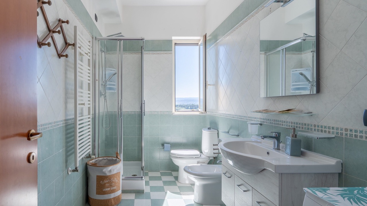 Photo of Bathroom in Floridia