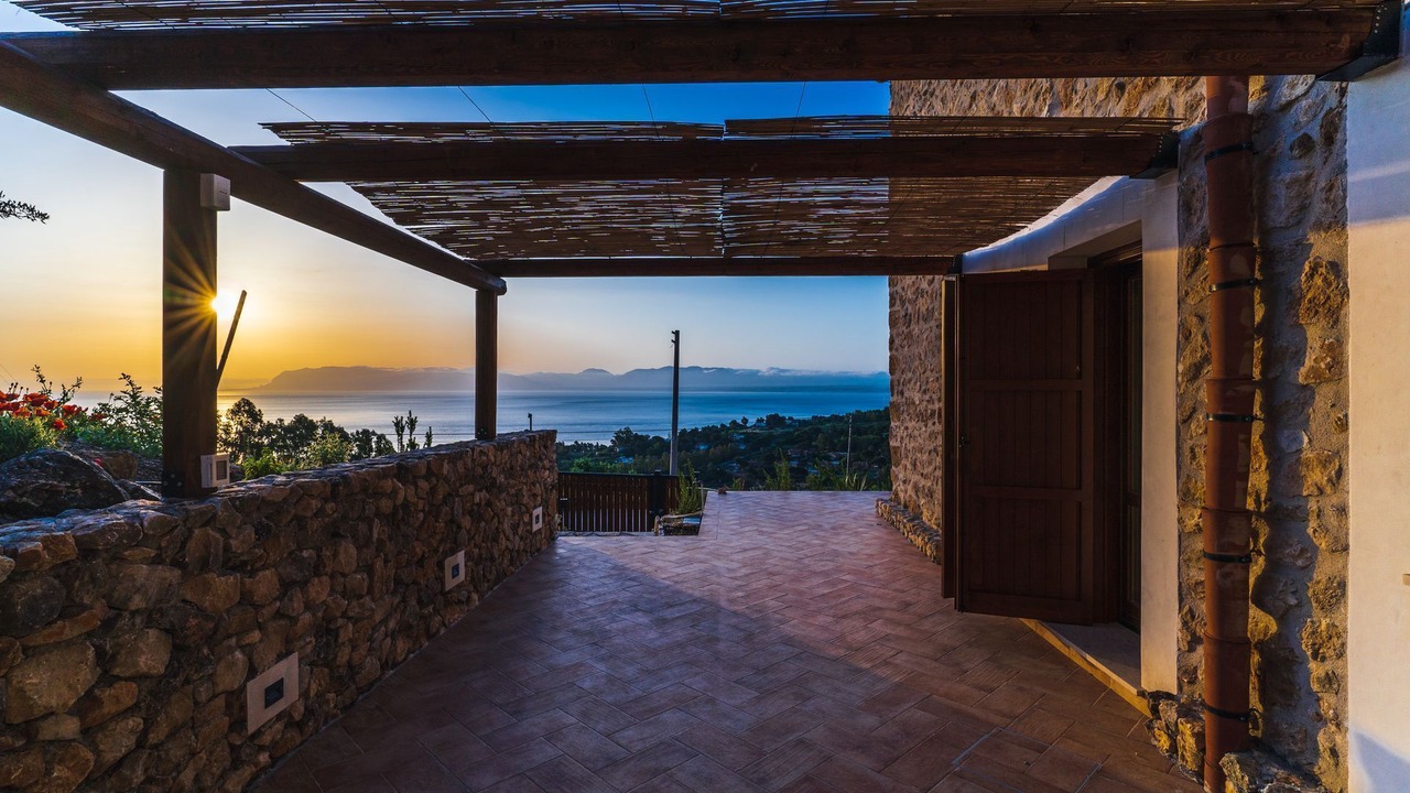 Photo of Patio Balcony in Scopello