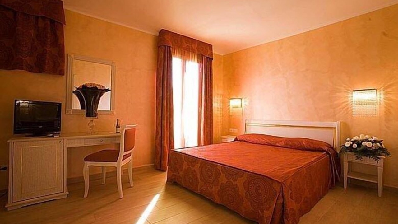 Photo of Bedroom in Porto Salvo