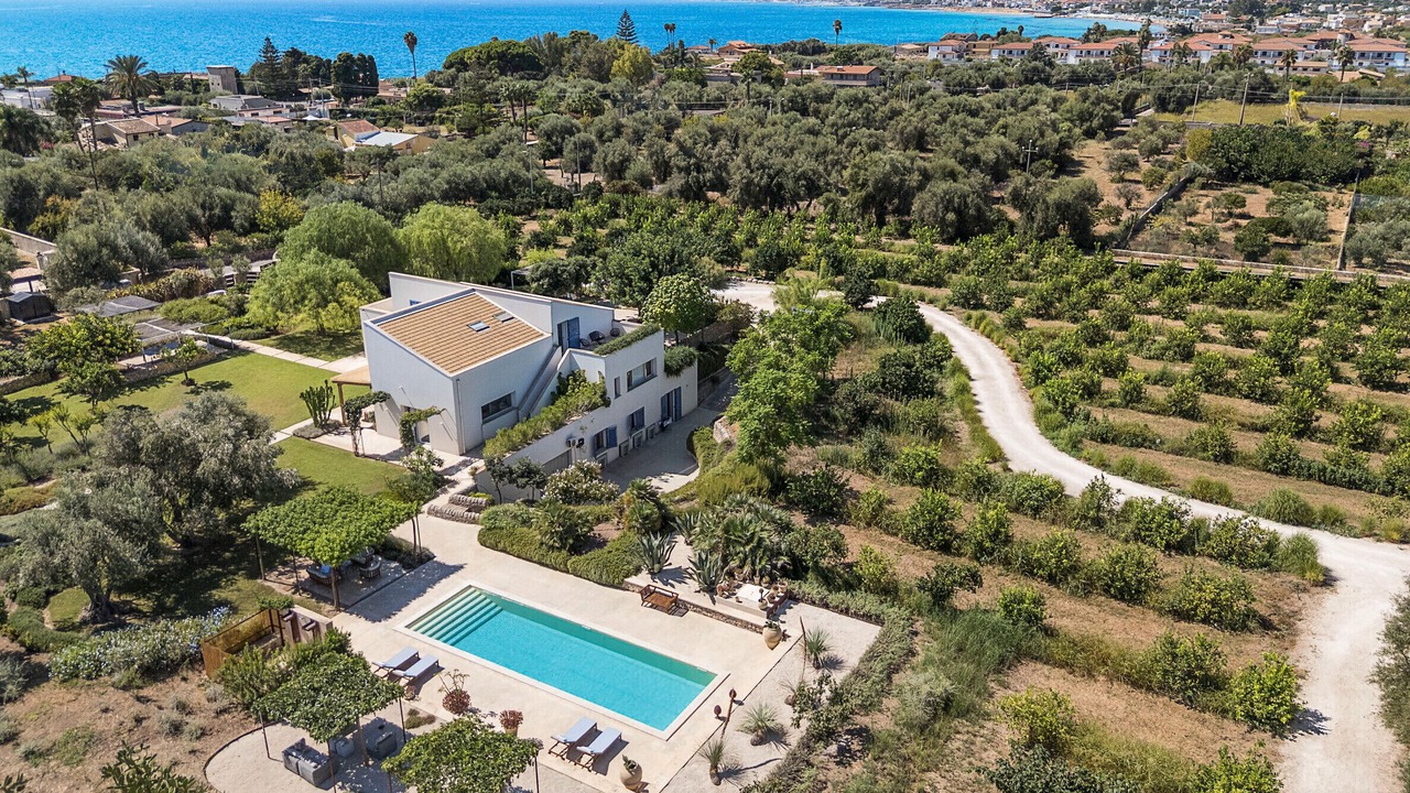 Photo of Outdoor in Avola