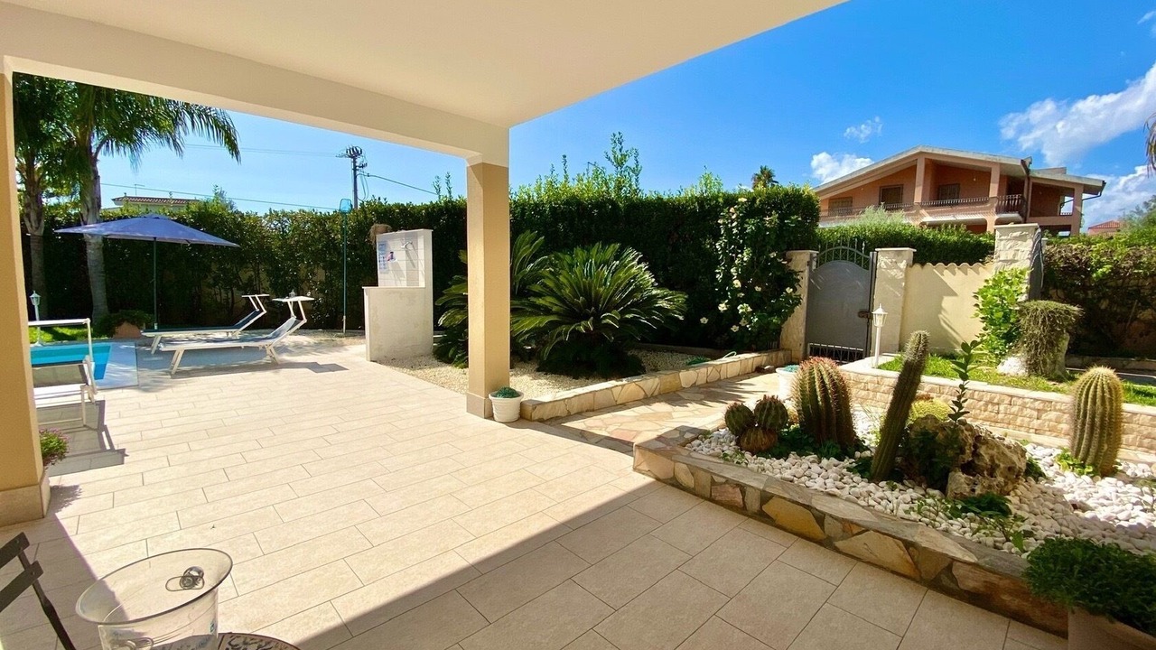 Photo of Patio Balcony in Fontane Bianche