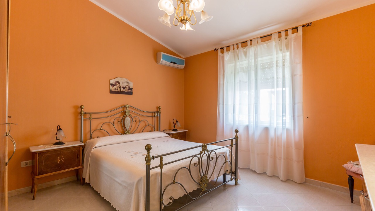 Photo of Bedroom in Avola