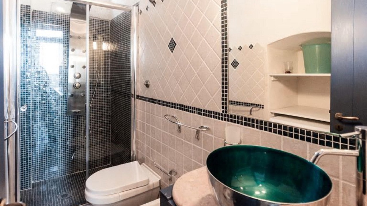 Photo of Bathroom in Ostuni Historic Centre