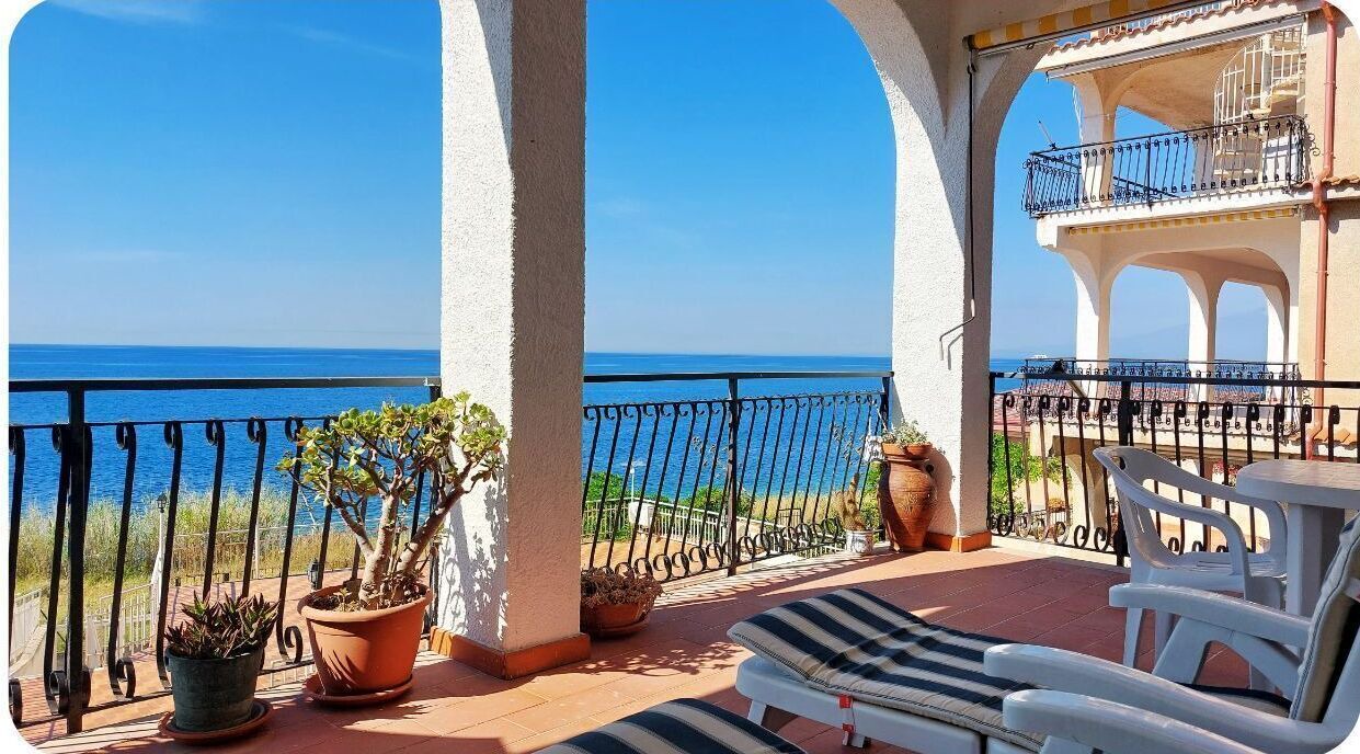 Photo of Patio Balcony in Motta San Giovanni