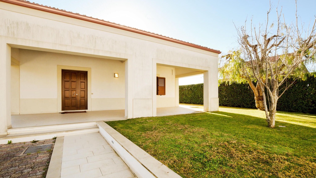 Photo of Others in Casa Papa