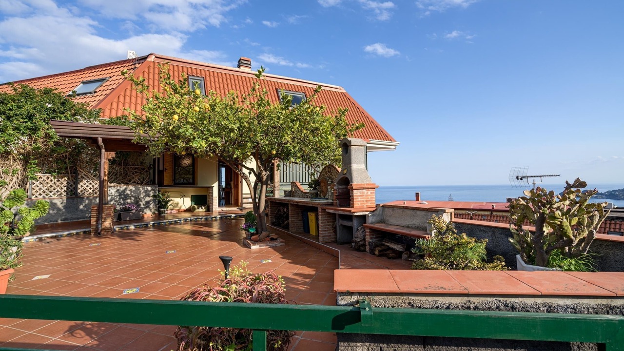 Photo of Patio Balcony in Letojanni