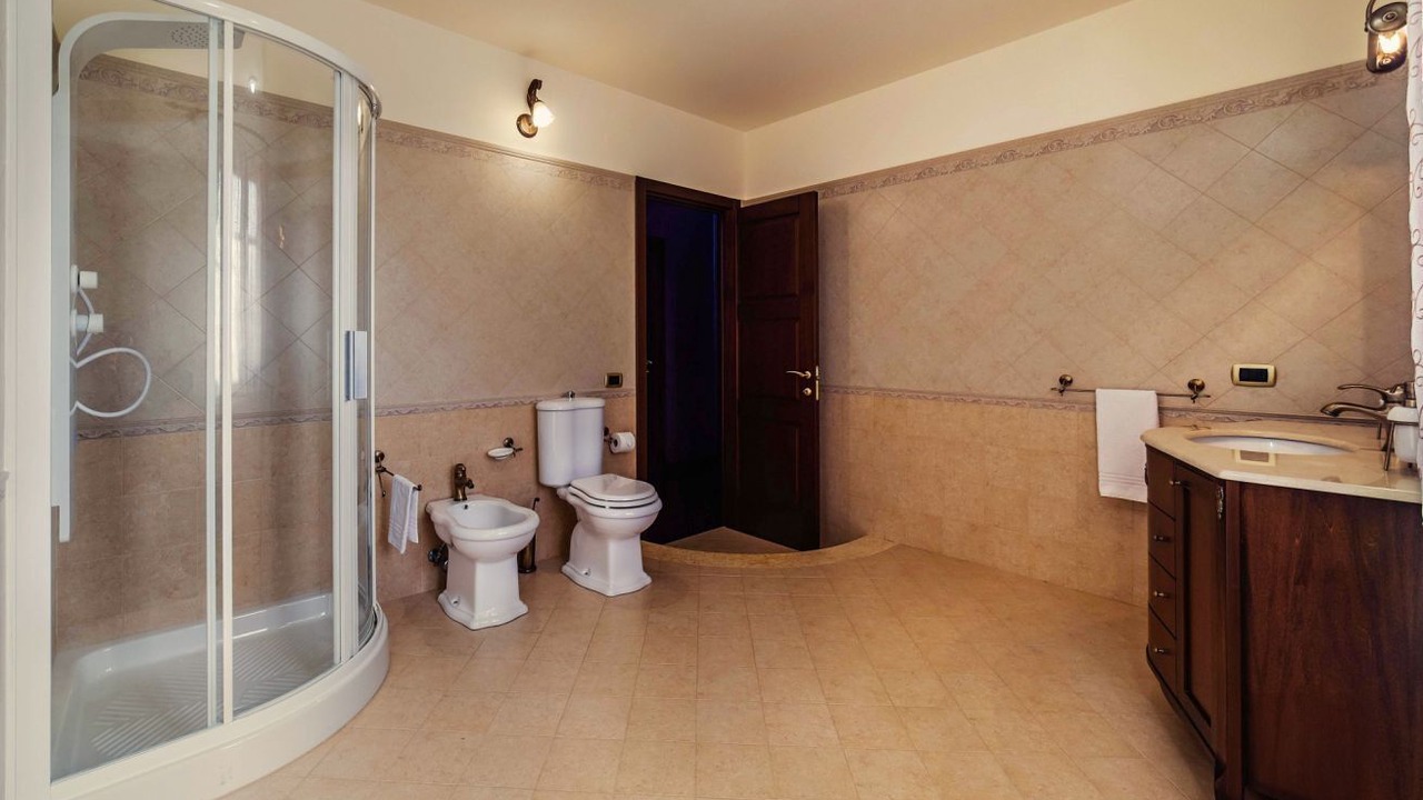 Photo of Bathroom in Solarino