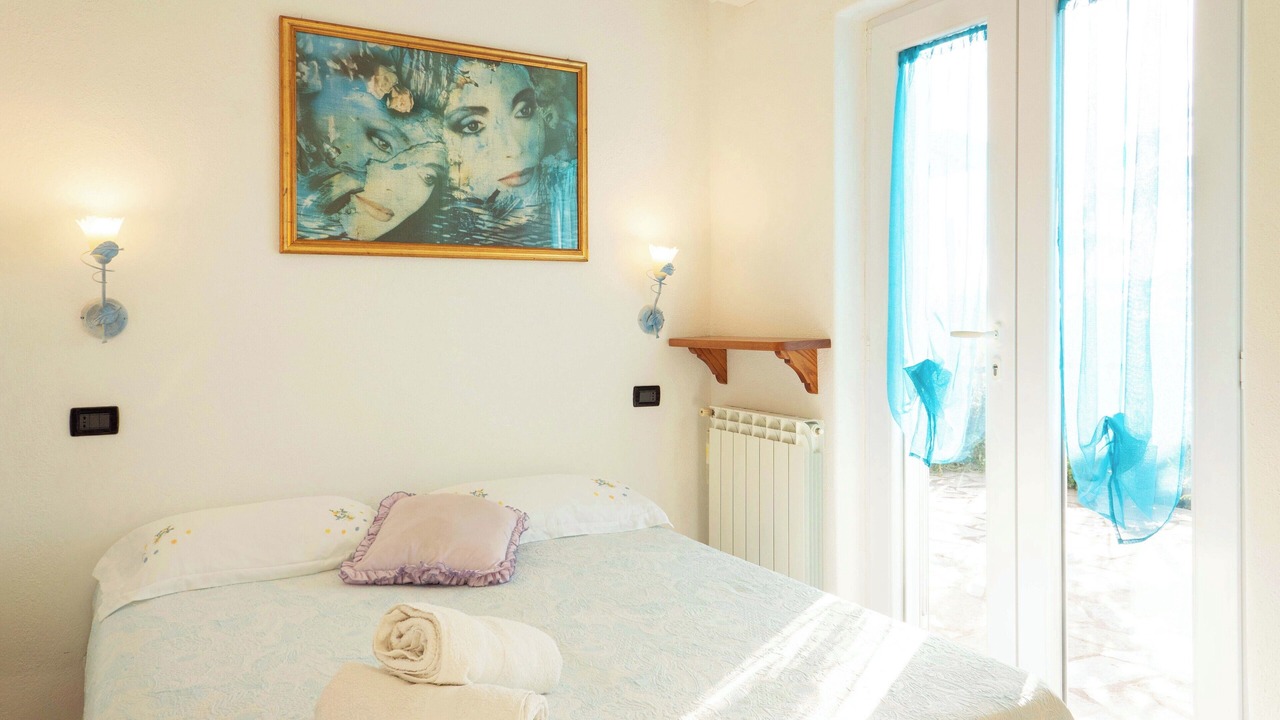 Photo of Bedroom in Forio