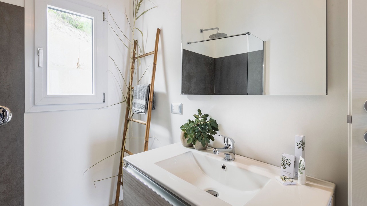 Photo of Bathroom in Avola