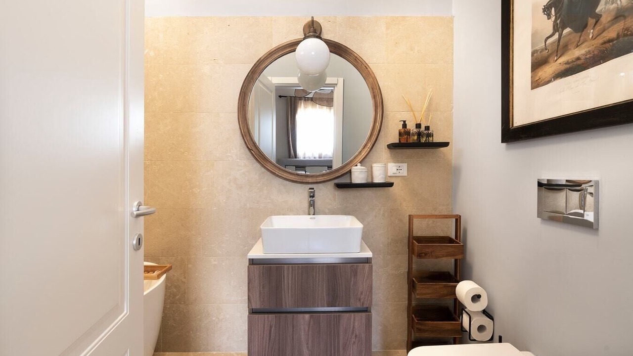 Photo of Bathroom in Noto Historic Centre