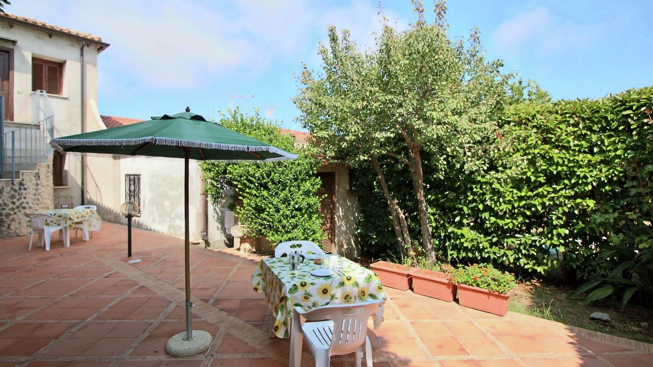 Photo of Patio Balcony in Fitili