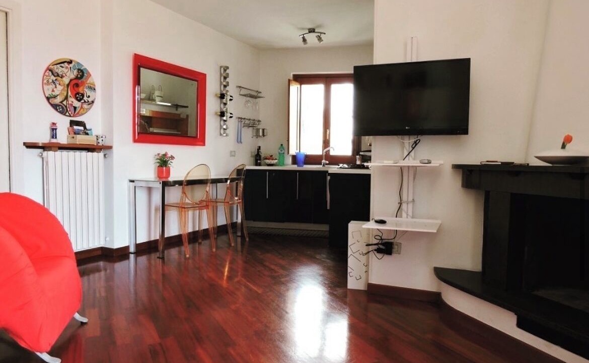 Photo of Livingroom in Historical Downtown Salerno