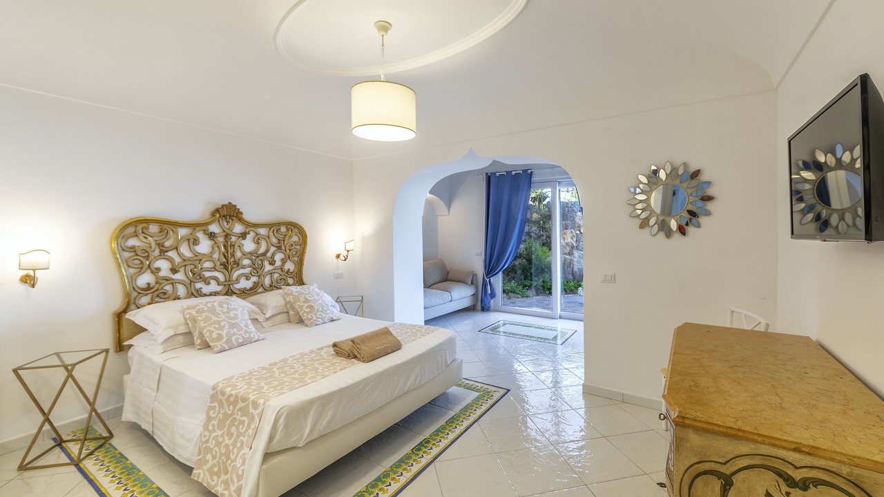 Photo of Bedroom in Forio