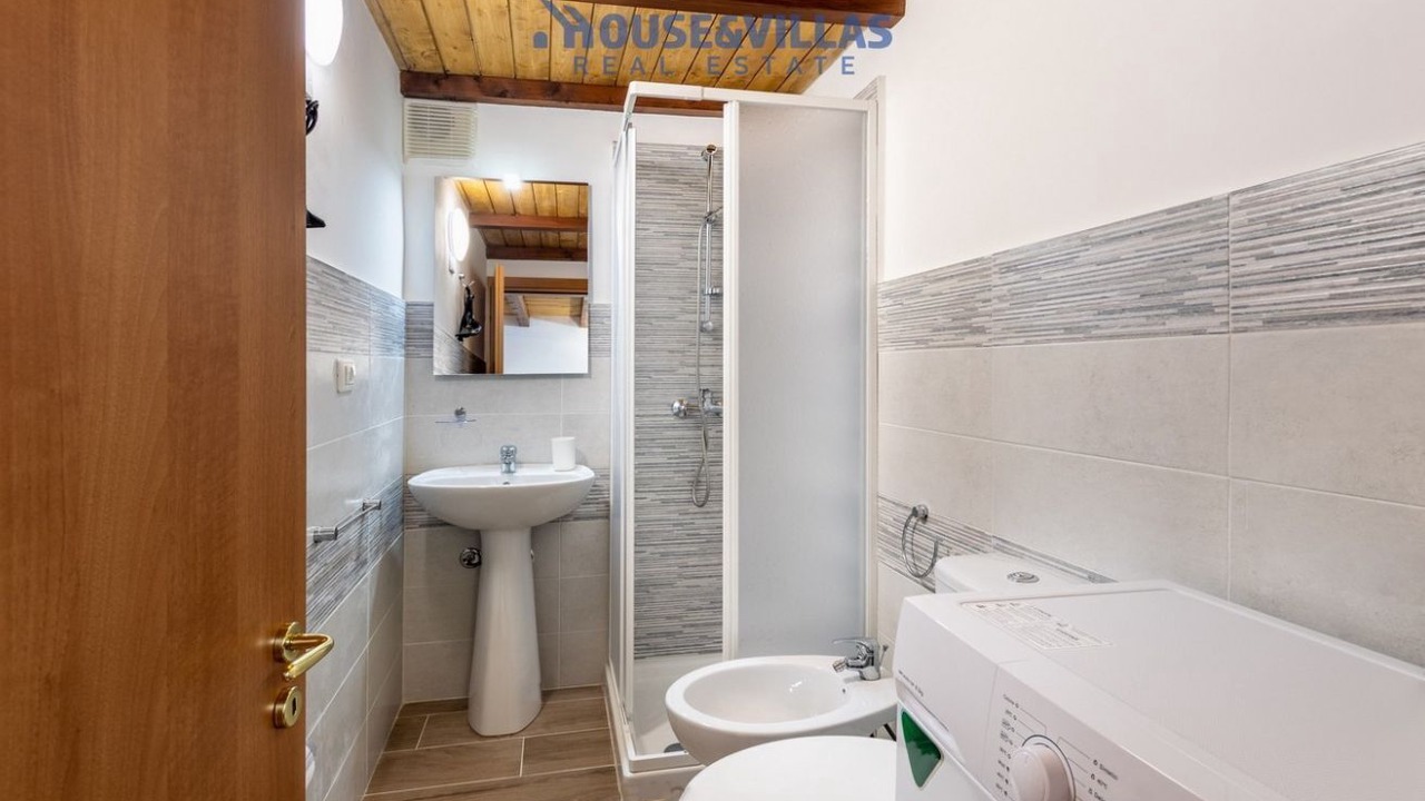Photo of Bathroom in Avola