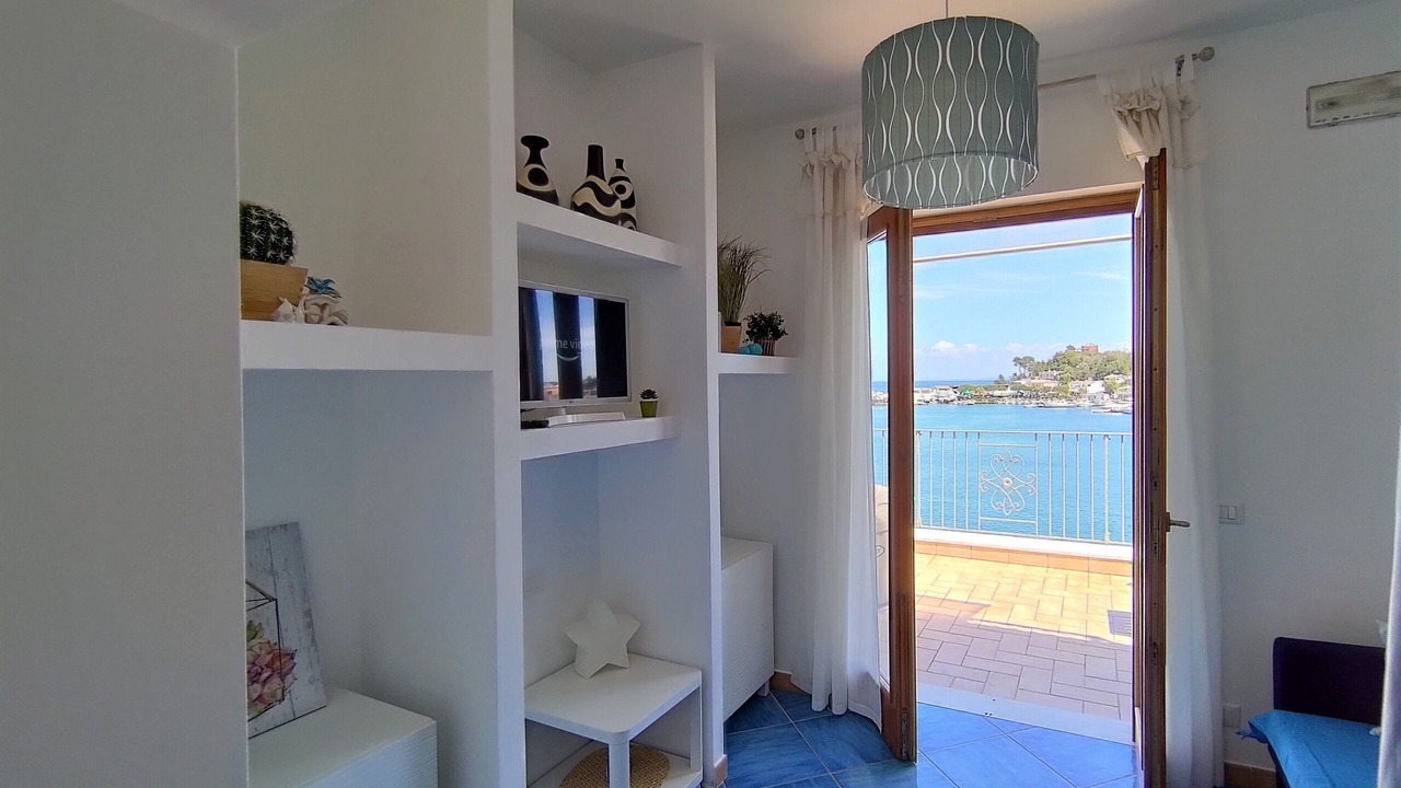 Photo of Livingroom in Ischia Porto