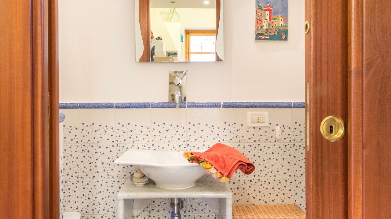 Photo of Bathroom in Mondello