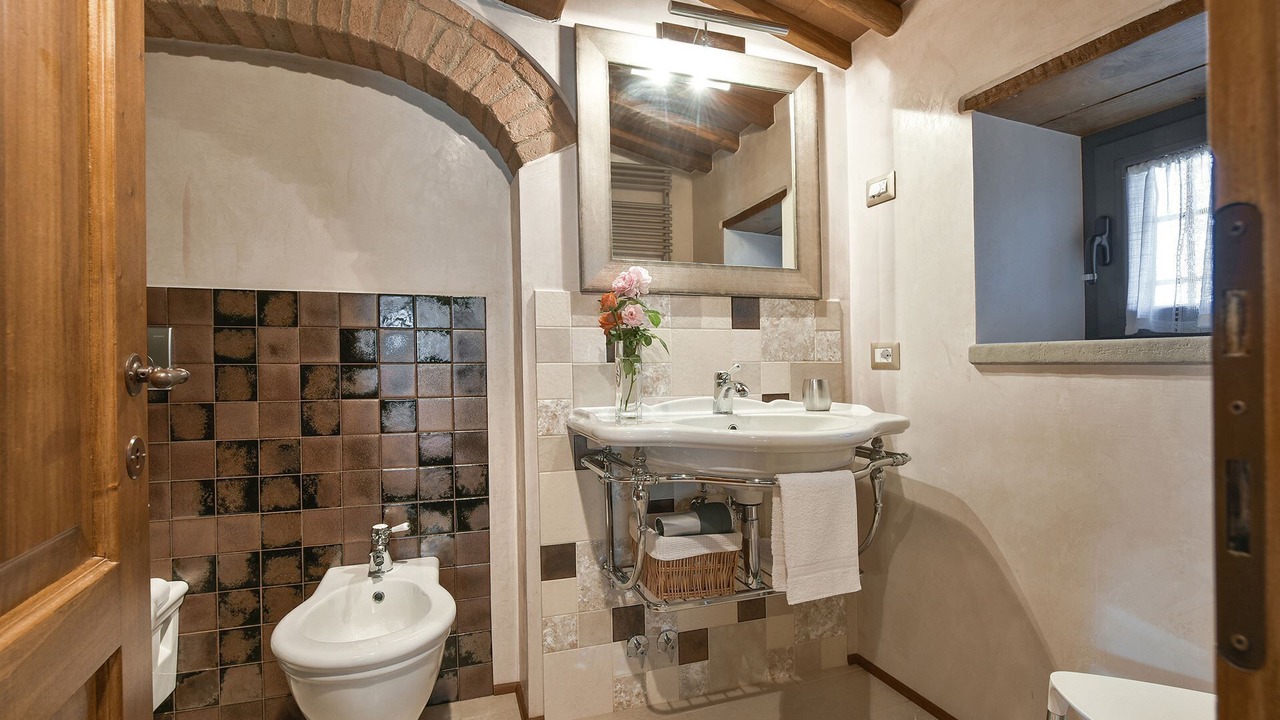 Photo of Bathroom in Gaiole in Chianti