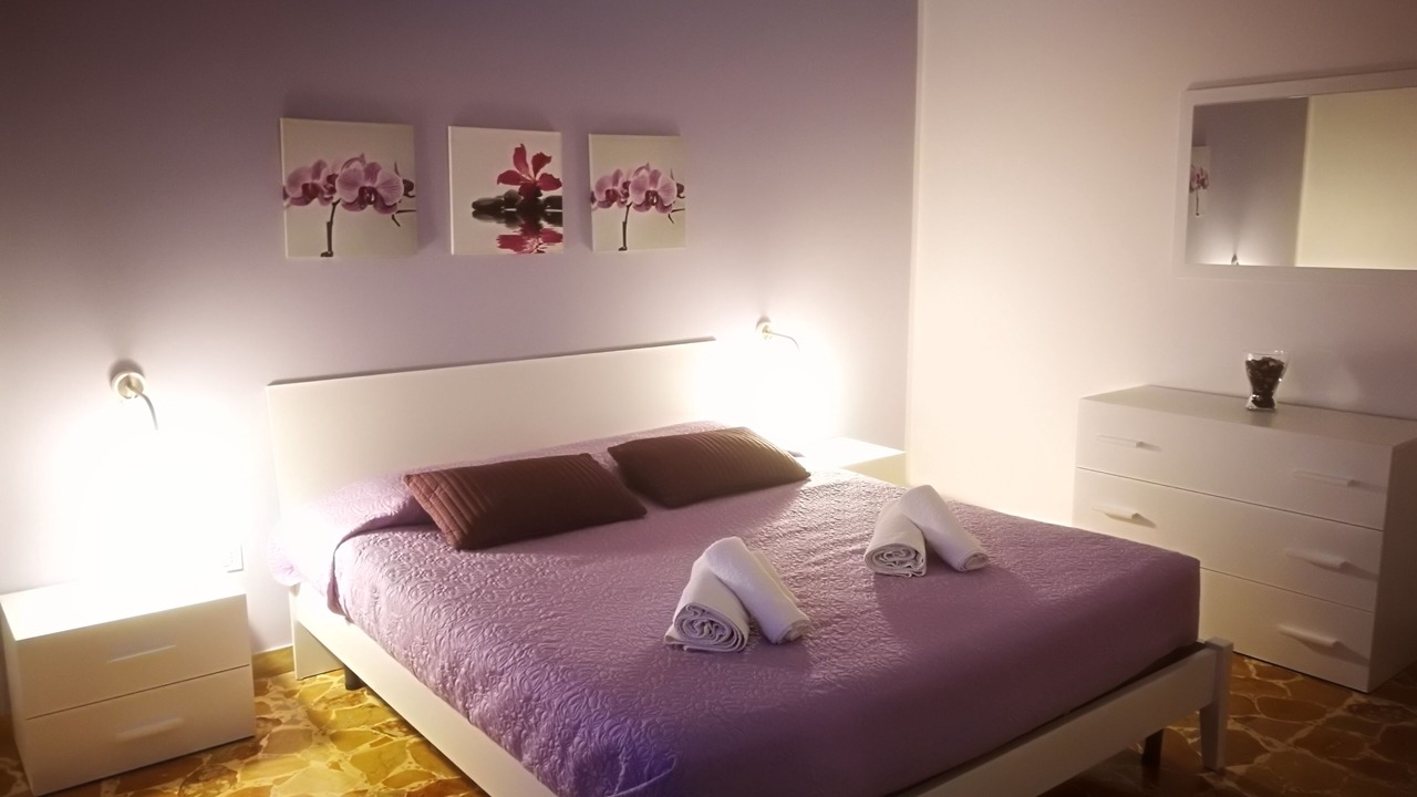 Photo of Bedroom in Noto Historic Centre