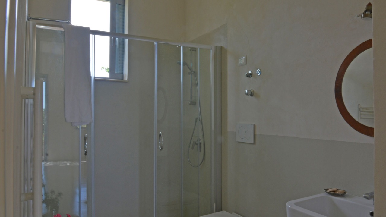 Photo of Bathroom in Noto Historic Centre