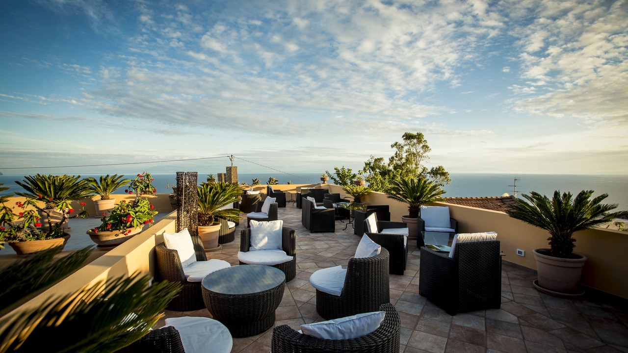 Photo of Patio Balcony in Leni