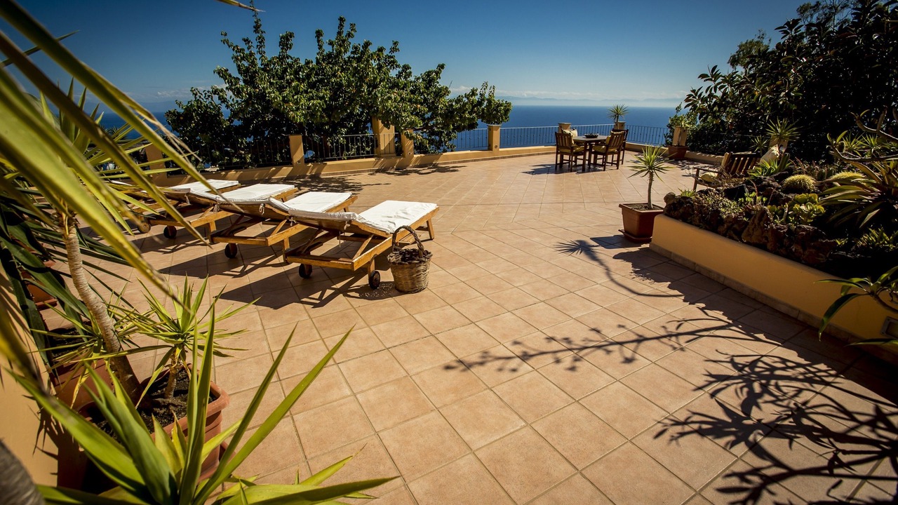 Photo of Patio Balcony in Leni