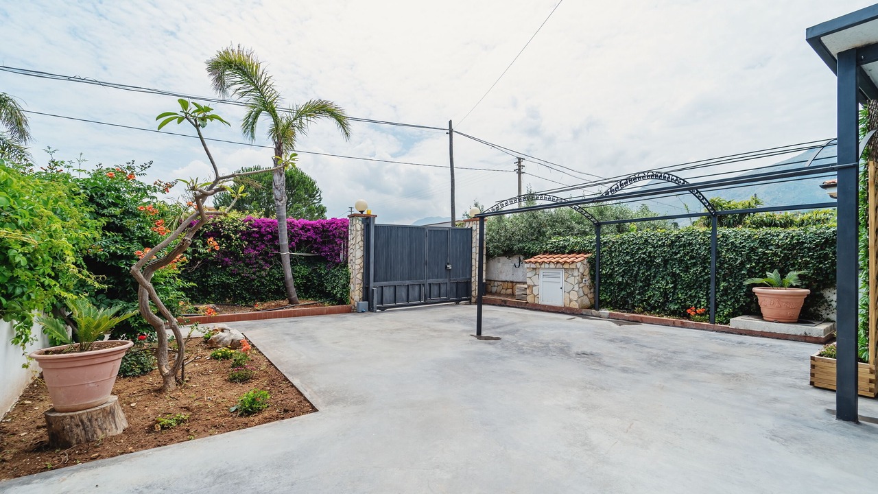 Photo of Outdoor in Carini