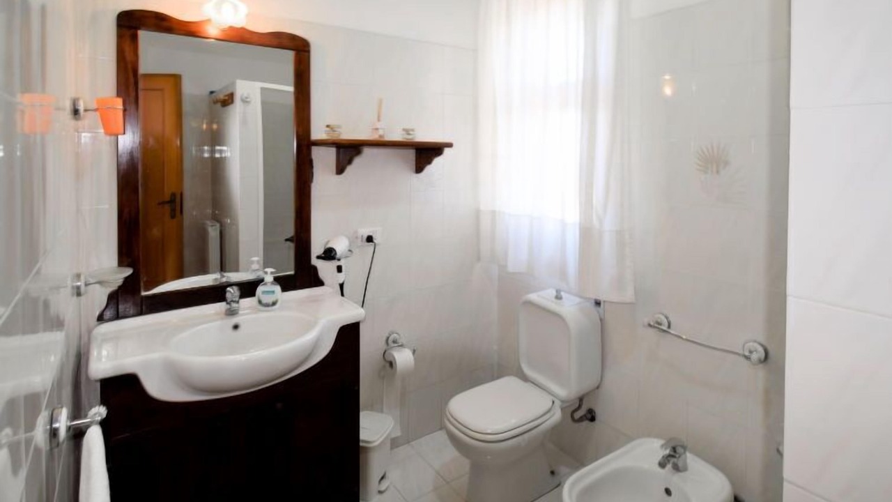 Photo of Bathroom in Archi