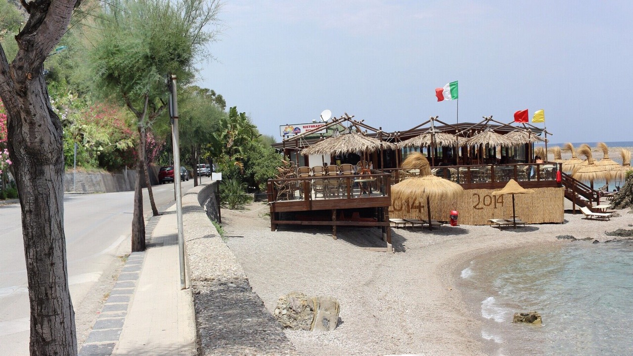 Photo of Others in Capri Leone