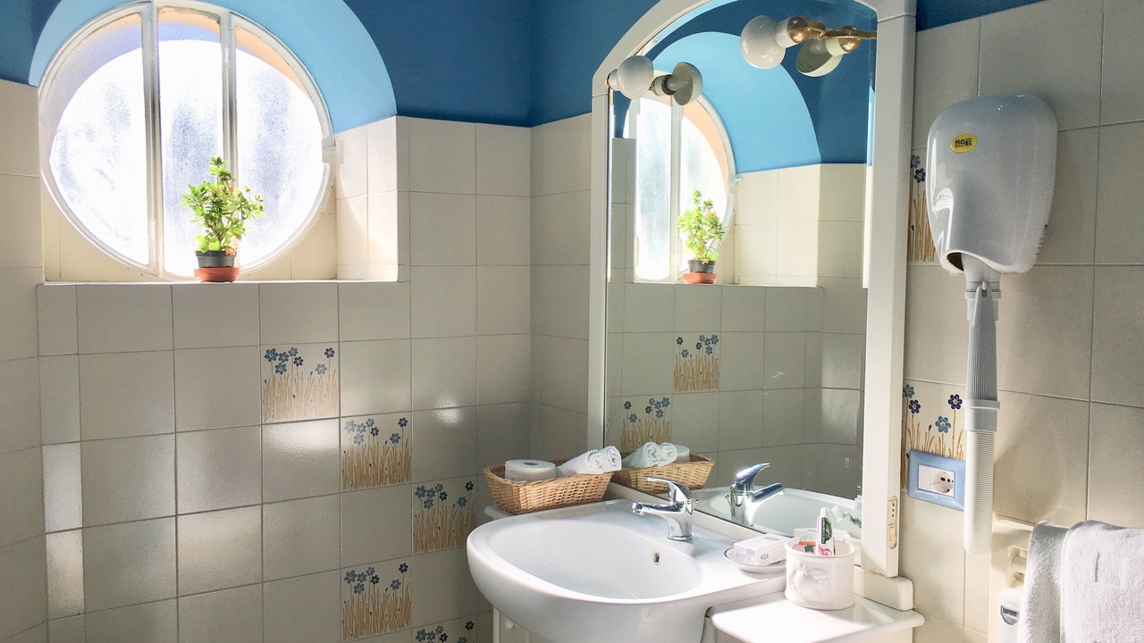 Photo of Bathroom in Universita