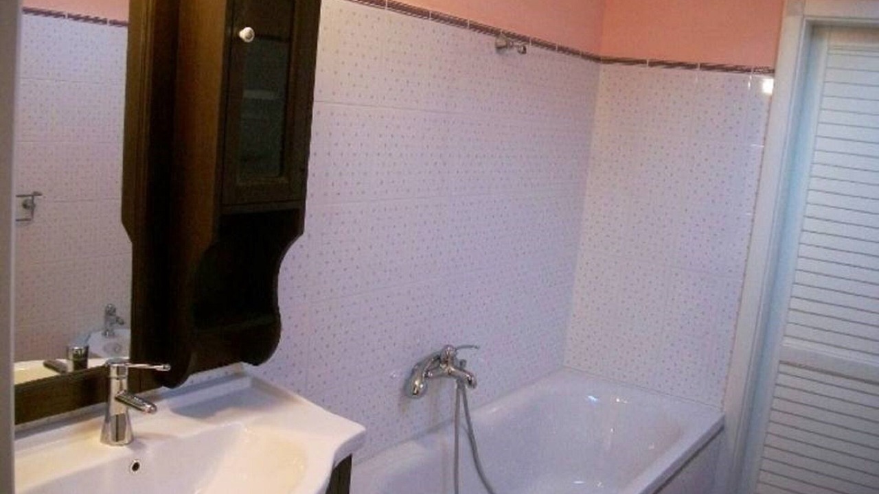 Photo of Bathroom in Avola
