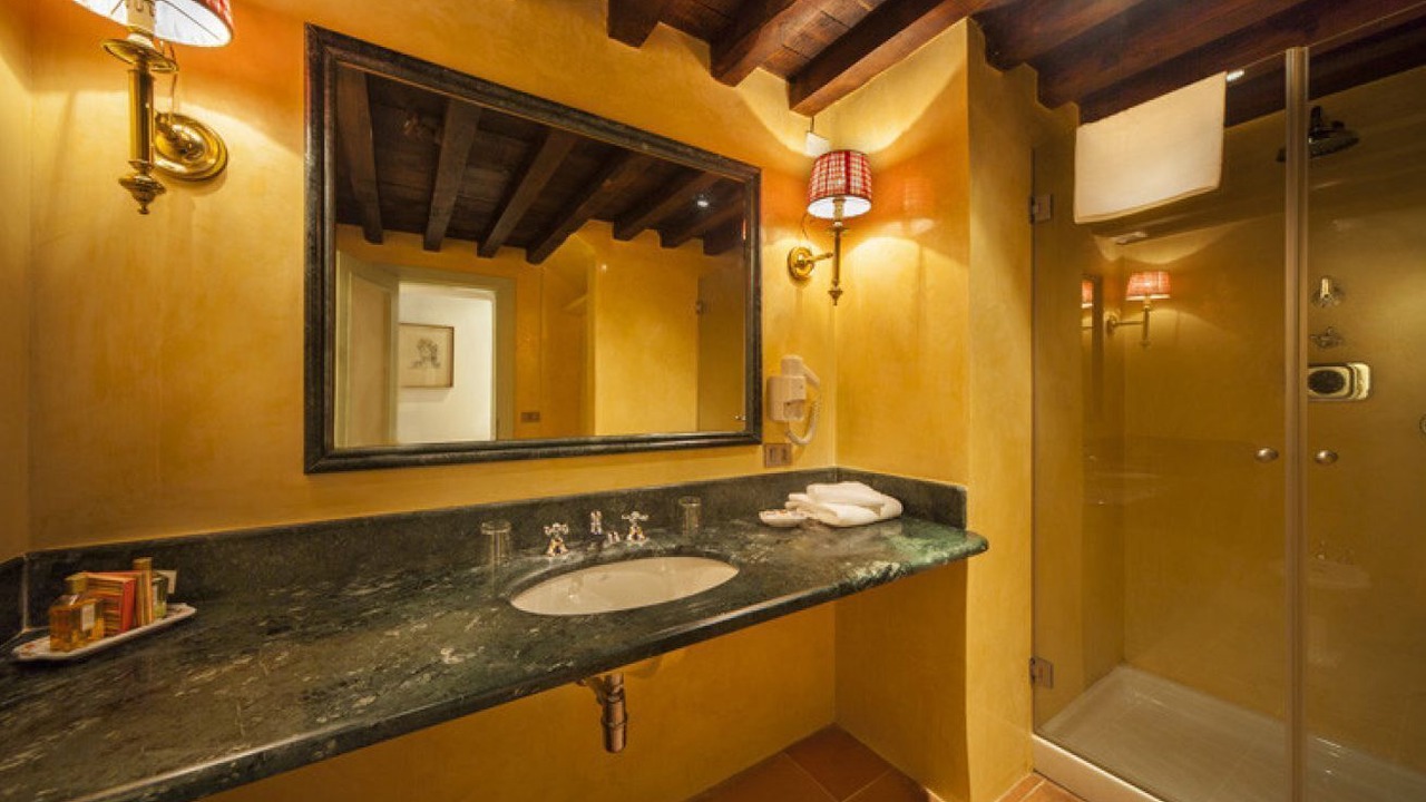 Photo of Bathroom in Monsanto
