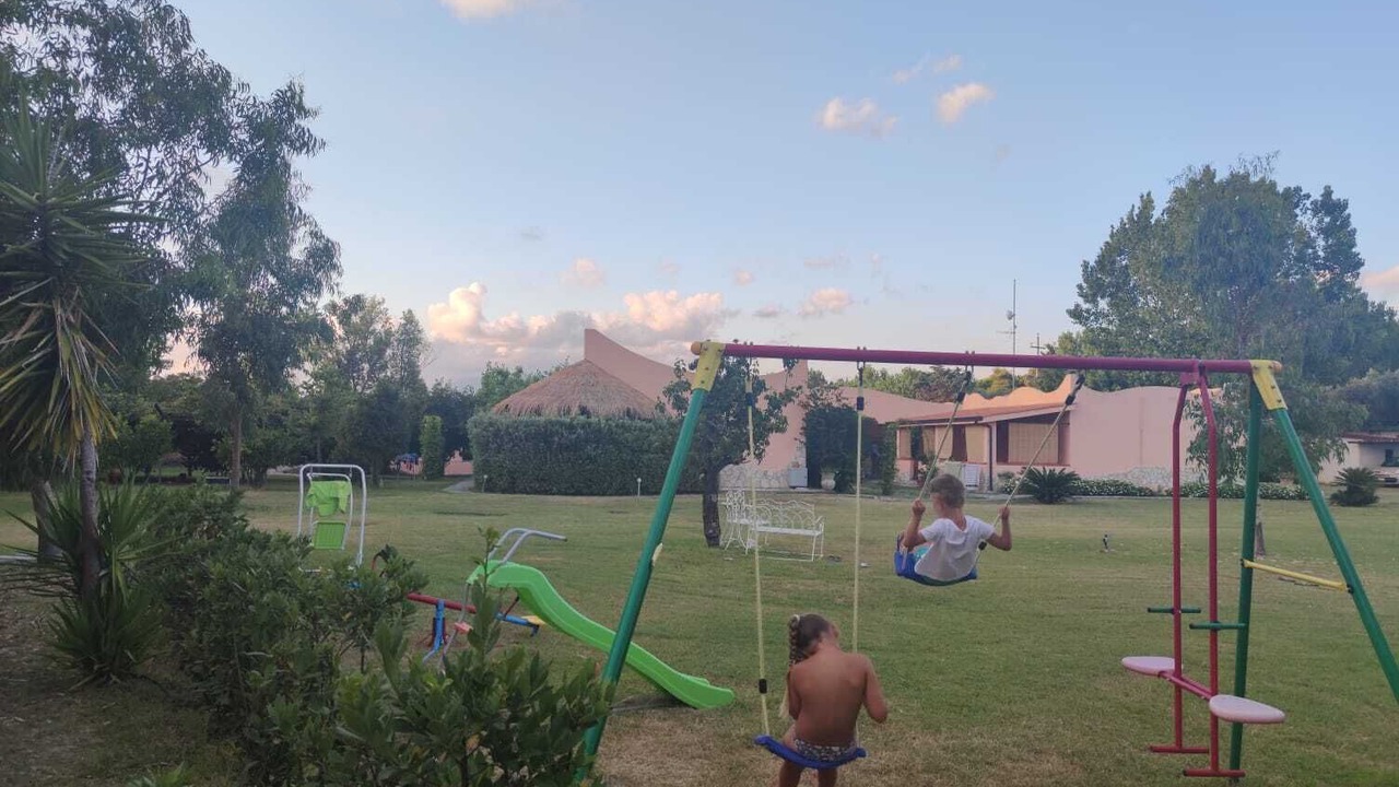Photo of Others in Diamante