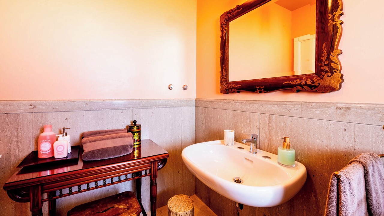 Photo of Bathroom in Kalsa