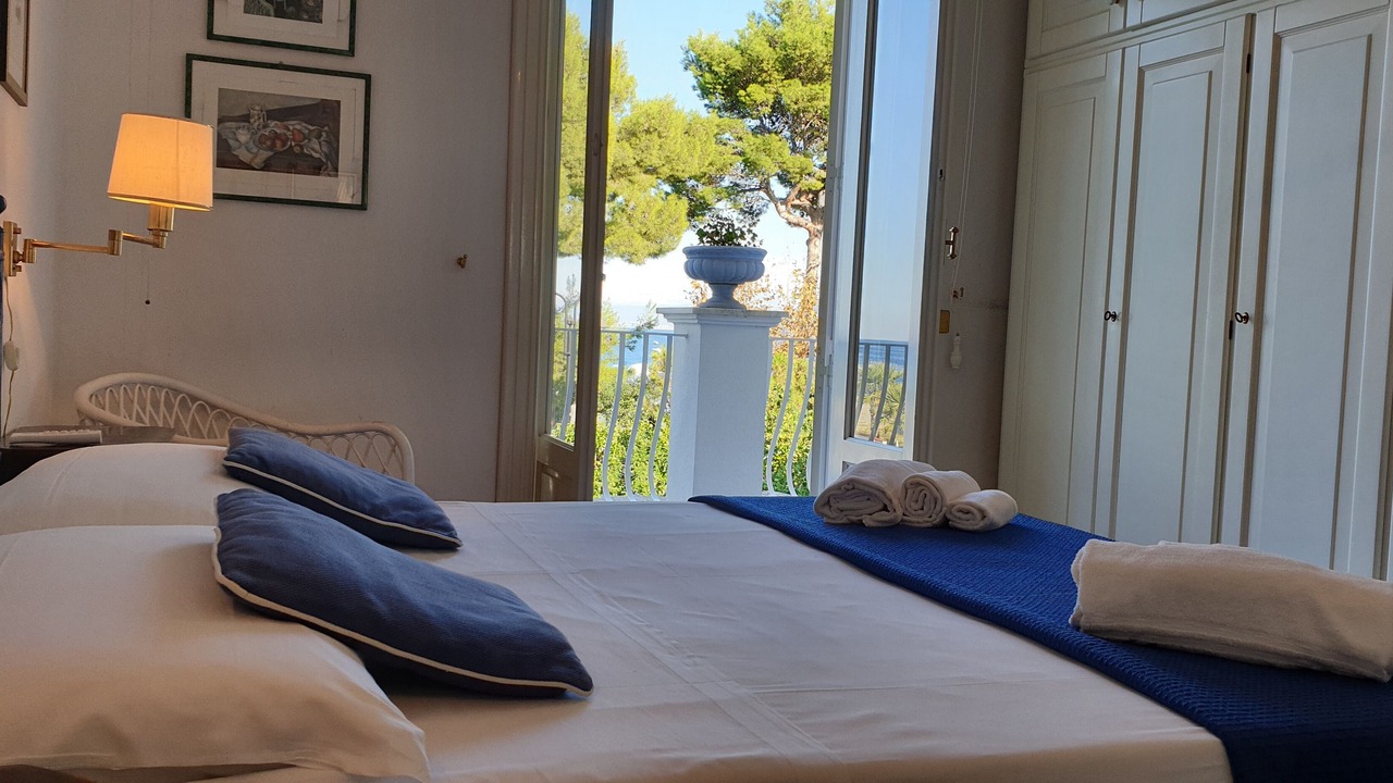 Photo of Bedroom in Patti