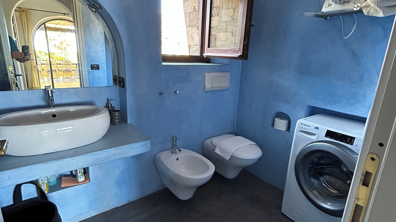 Photo of Bathroom in Pantelleria