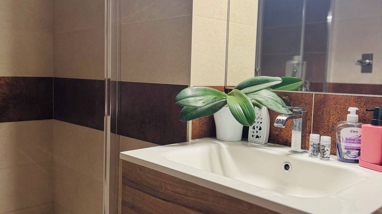 Photo of Bathroom in Avola