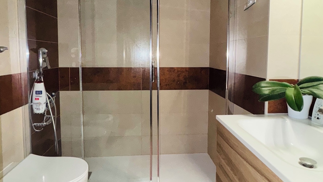 Photo of Bathroom in Avola