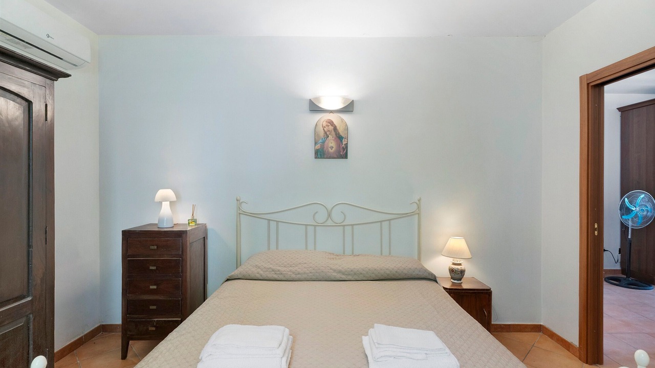 Photo of Bedroom in Laureana Cilento
