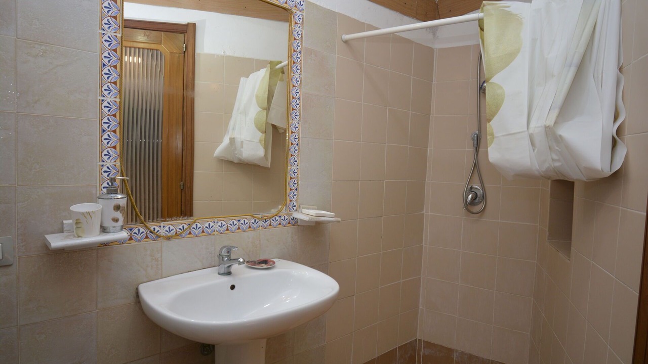 Photo of Bathroom in Donnafugata