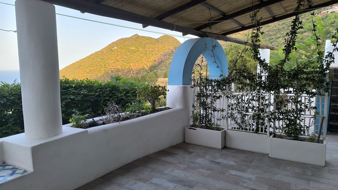 Photo of Patio Balcony in Filicudi Porto