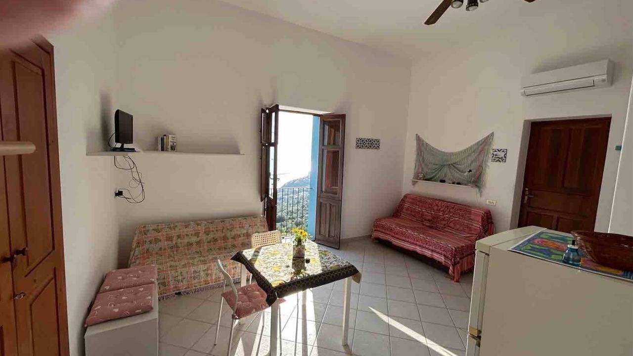 Photo of Livingroom in Filicudi