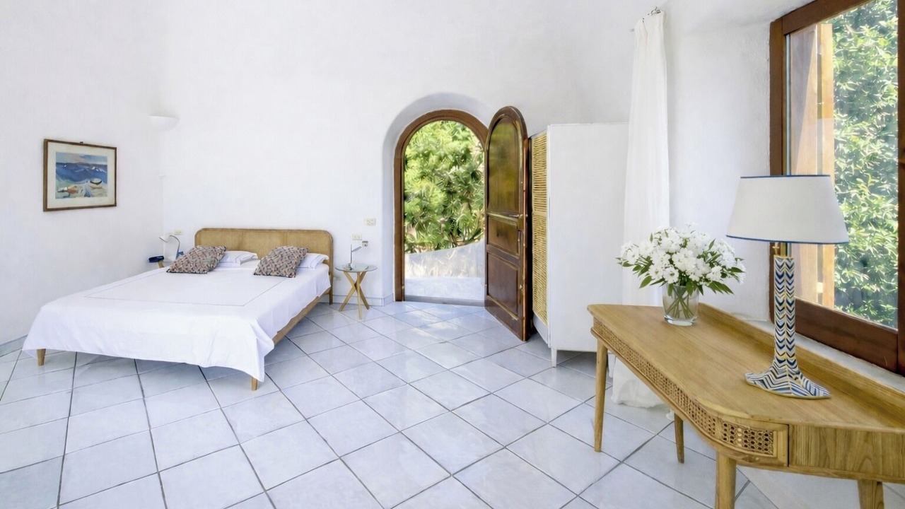 Photo of Bedroom in Forio