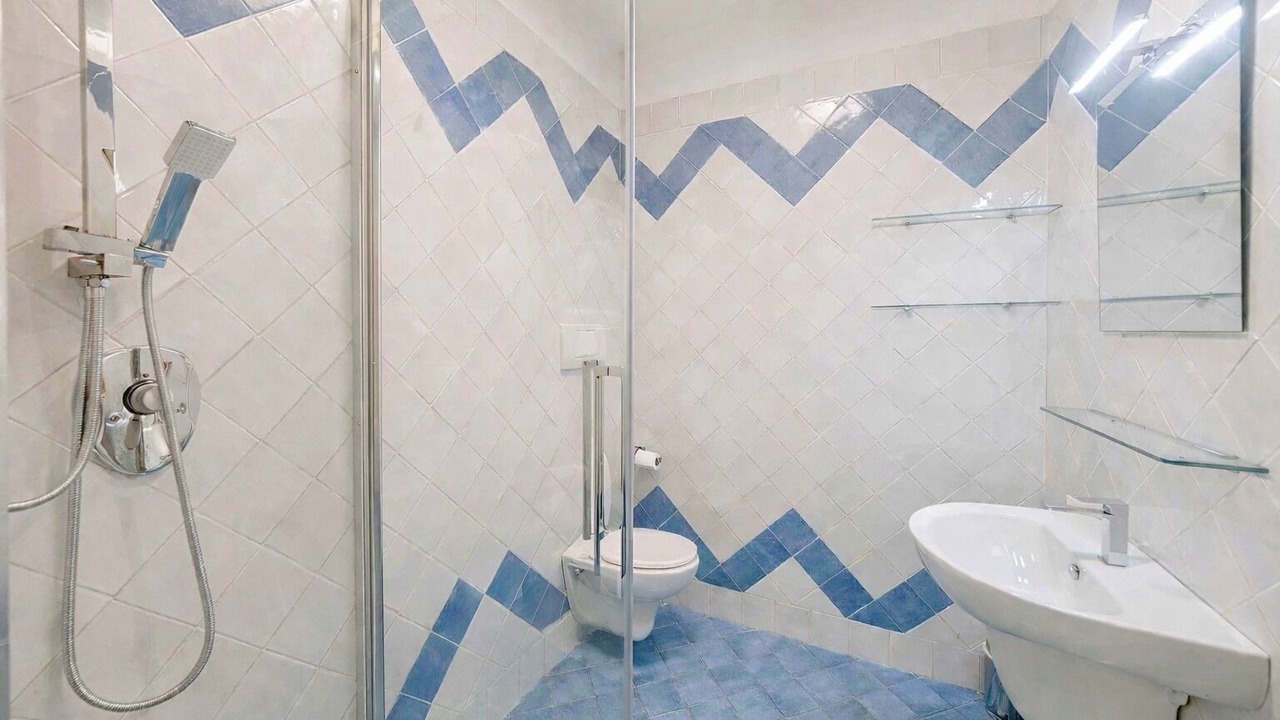 Photo of Bathroom in Forio