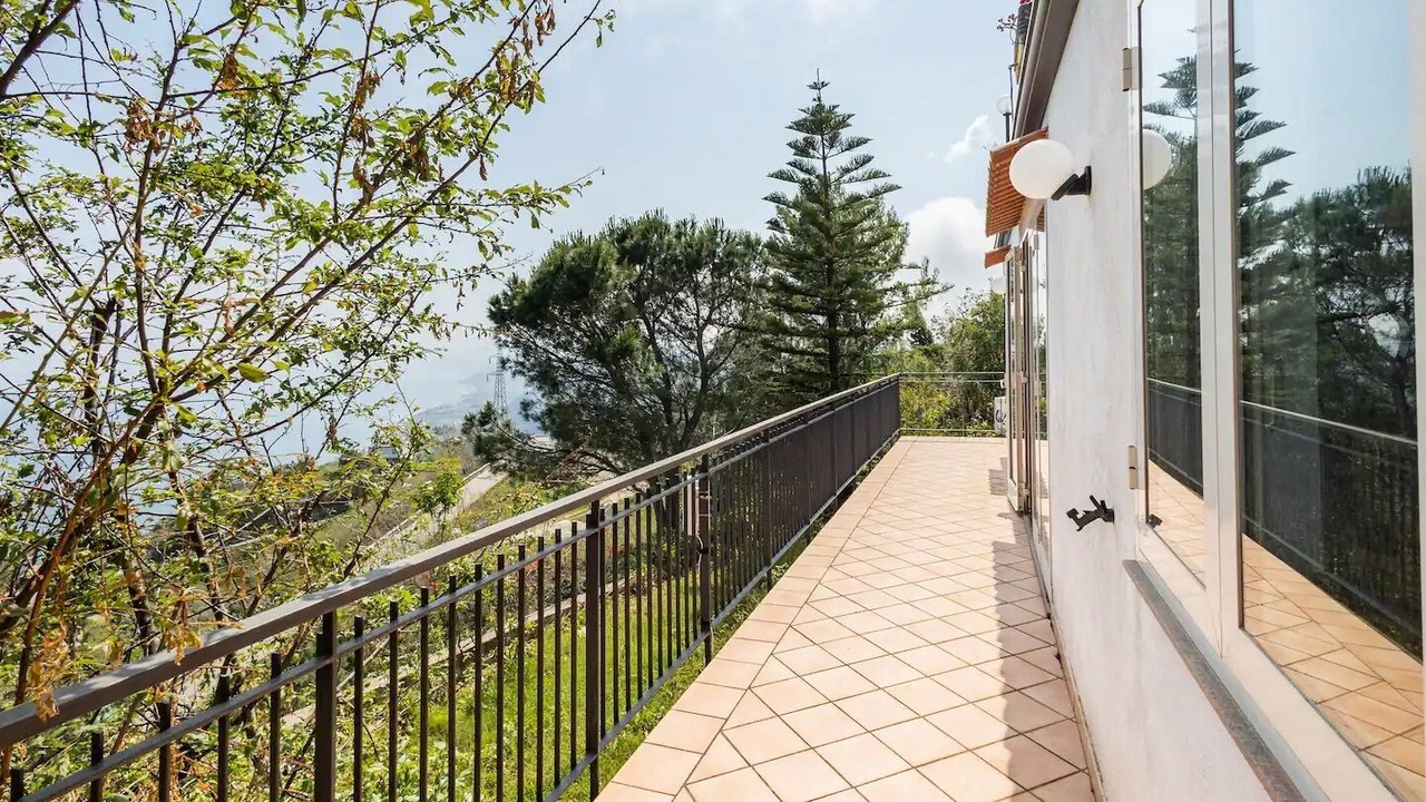 Photo of Patio Balcony in Naso